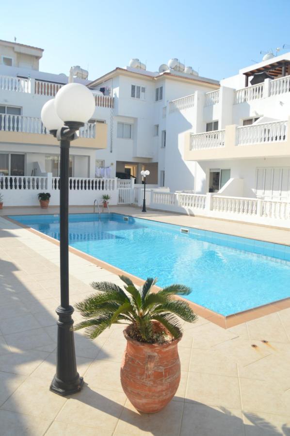 Kapparis Penthouse Apartment Paralimni Exterior photo